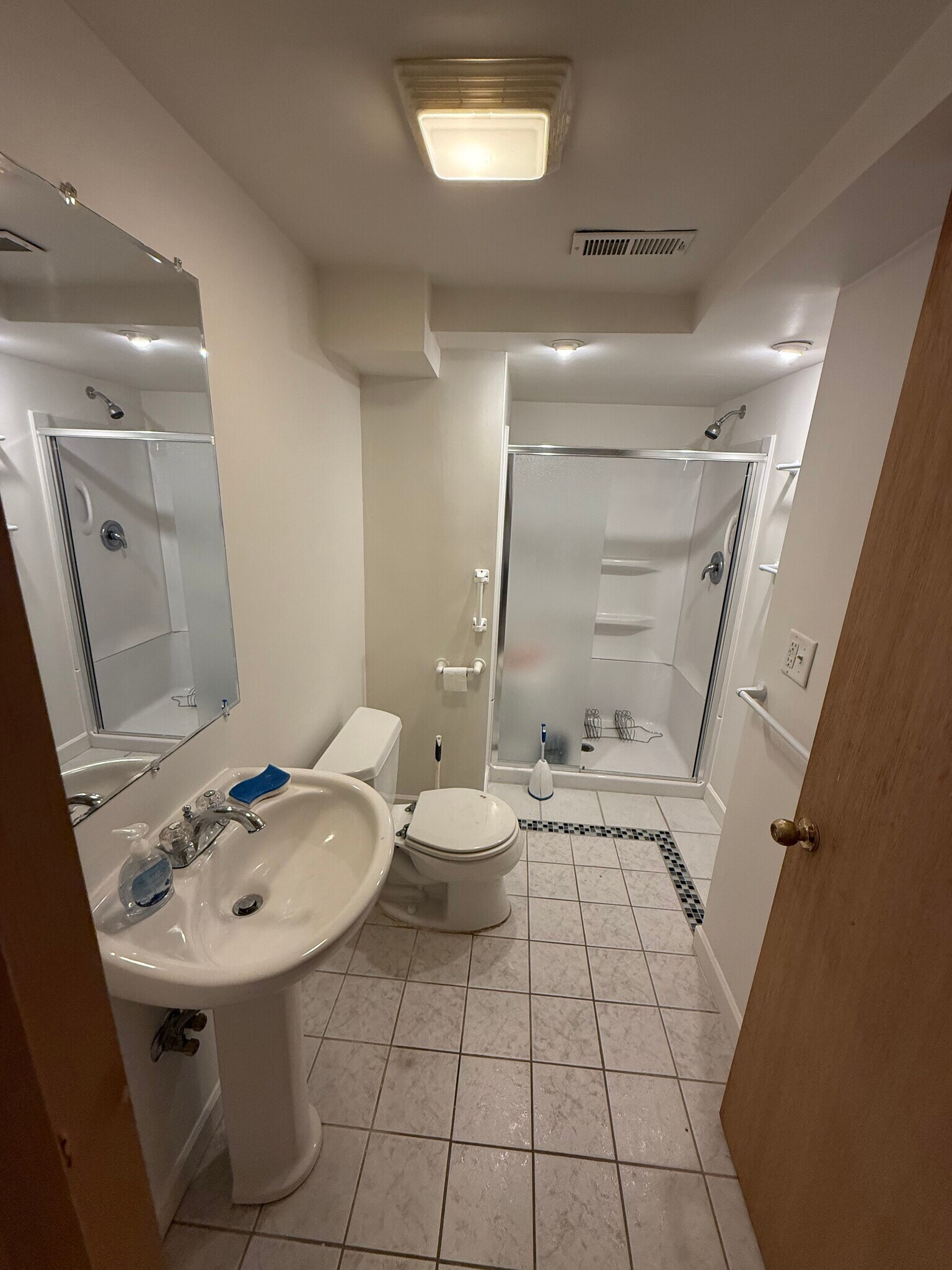 Building Photo - 3537 Holmes Ave S