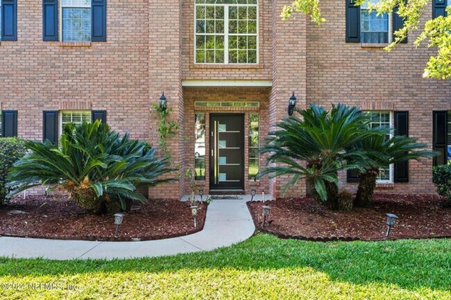 Building Photo - Fully Furnished Home