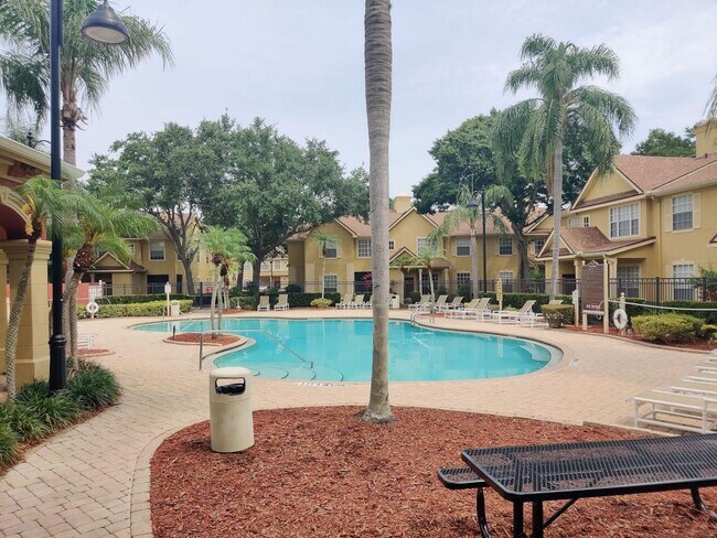 Building Photo - 858 Grand Regency Pointe