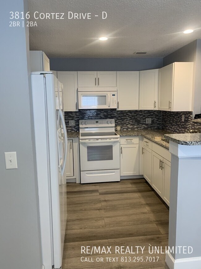 Building Photo - 3816 Cortez Dr