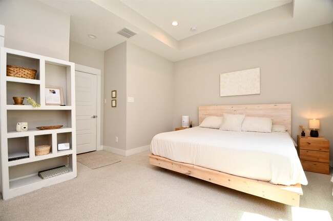 Building Photo - 1239 W Tidwell Rd