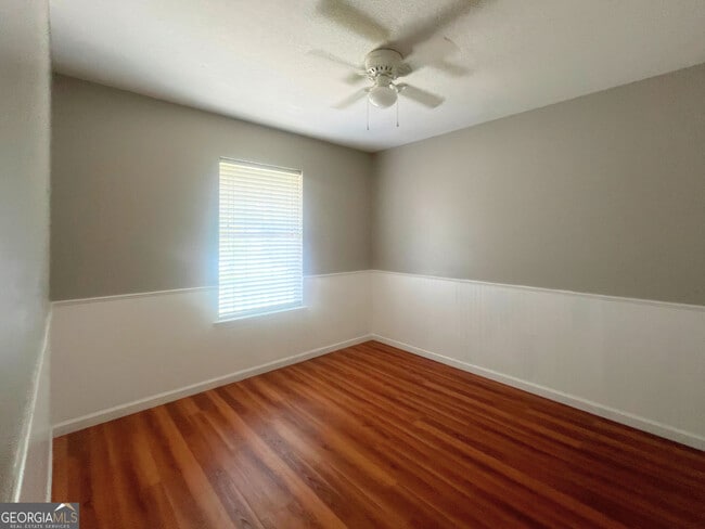 Building Photo - 106 Zinnia Ct