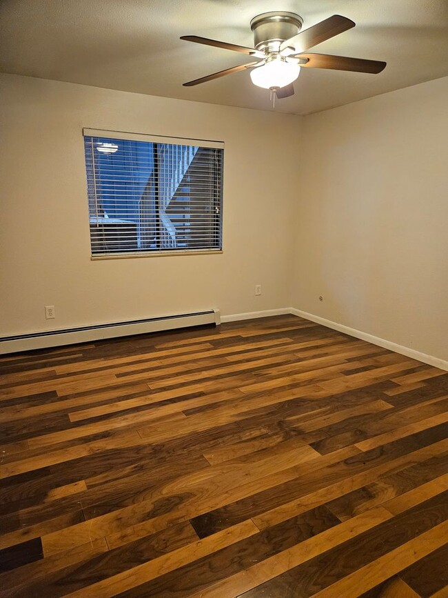 Building Photo - Spacious Condo with community dog park and...