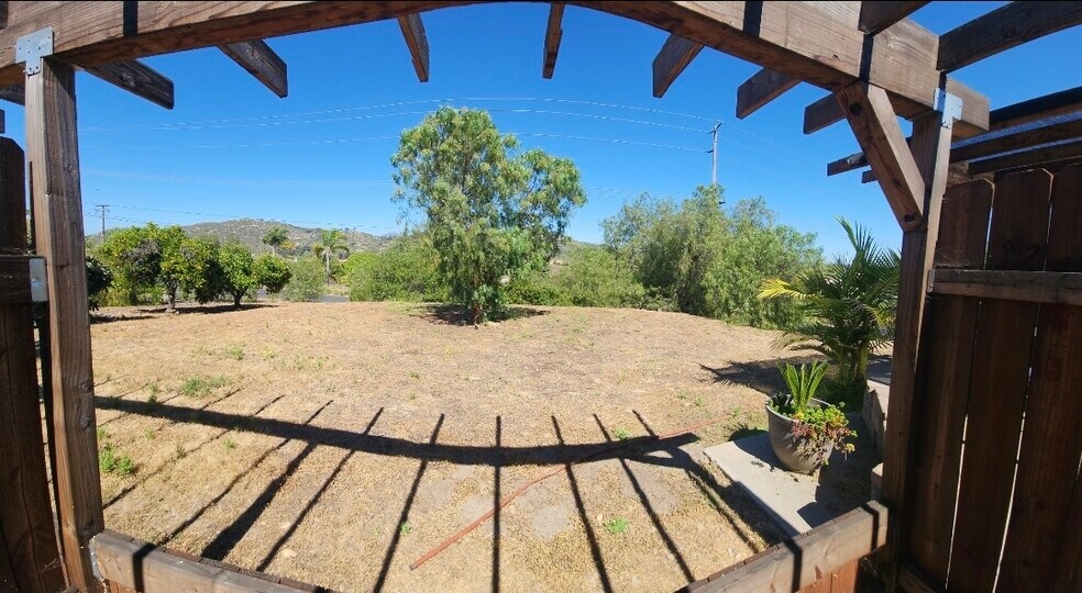 Building Photo - 15202 La Manda Dr