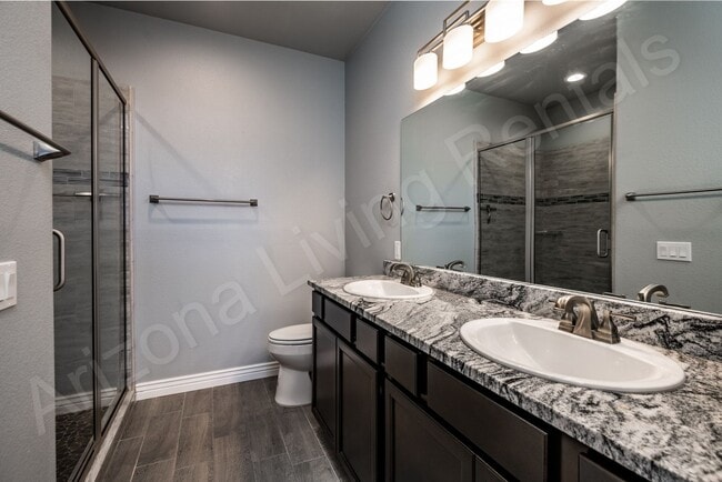 Building Photo - DON'T MISS THIS THREE BEDROOM TOWNHOUSE IN A PRIME LOCATION