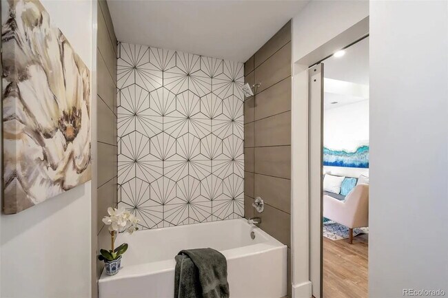 Building Photo - Chic & Cozy 1-Bed Furnished Retreat in the Heart of Denver's Madrid District!