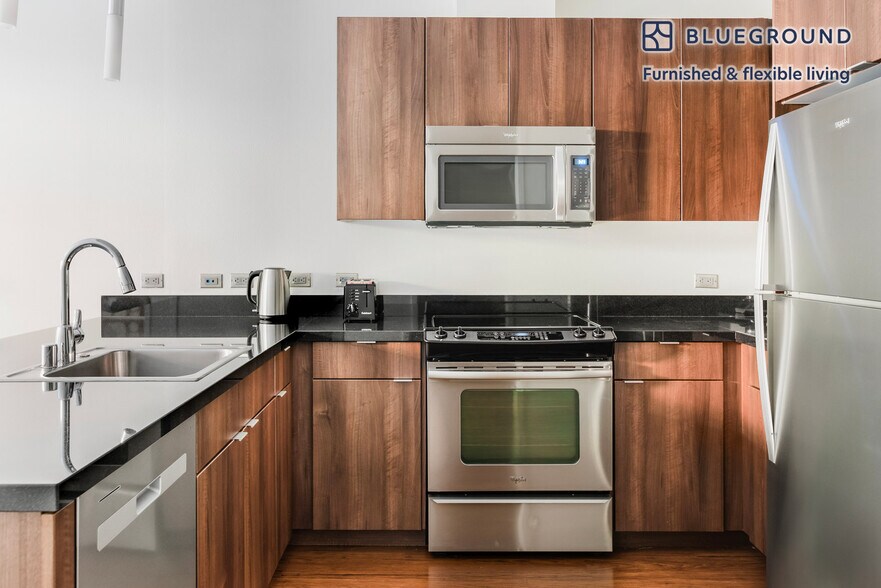 Building Photo - 388 Santana Row