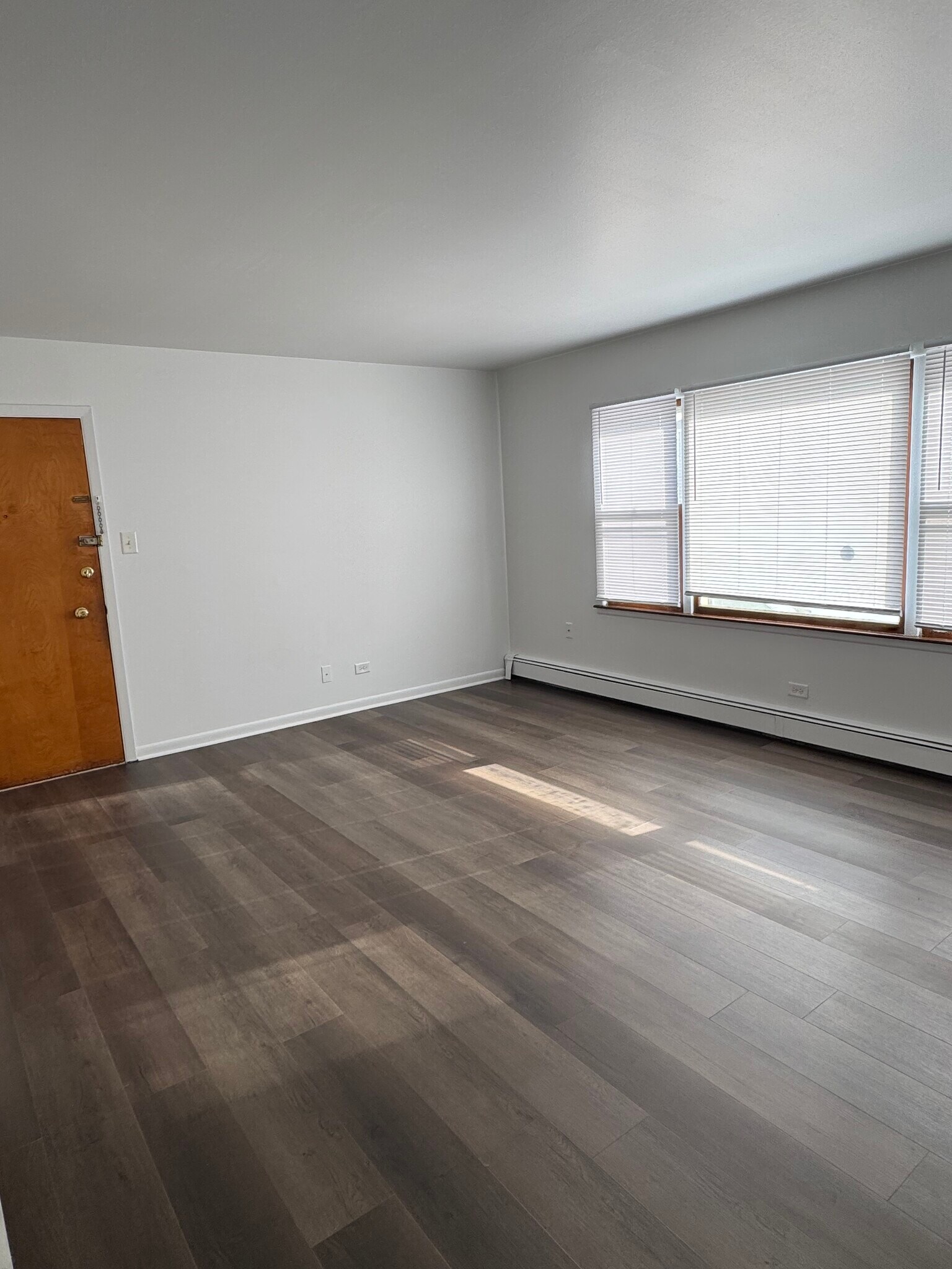 Building Photo - 1948 Oak St