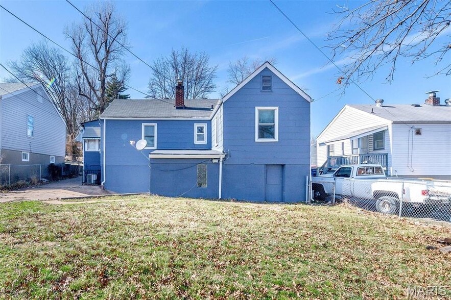 Primary Photo - 5736 Gaylord Dr