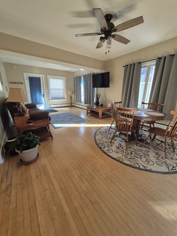 Building Photo - 211 S 6th Ave