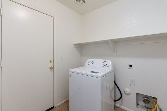 Building Photo - Move In Ready! Four Bedrooms - Close to TSMC