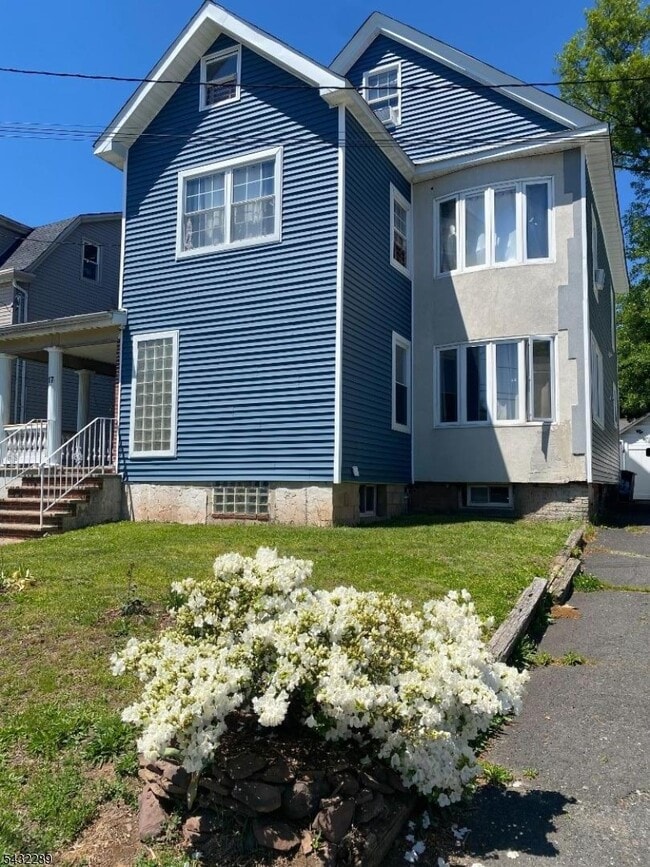 Building Photo - 17 Walnut Terrace