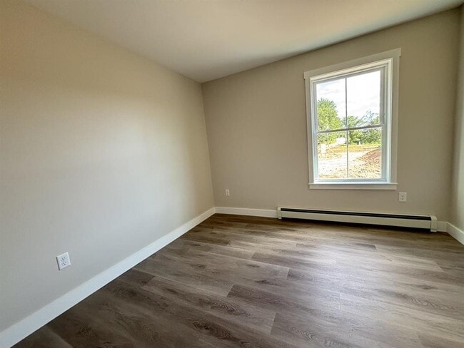 Building Photo - 2 Valley Creek Ln
