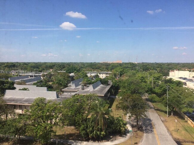 Building Photo - 9001 SW 77th Ave