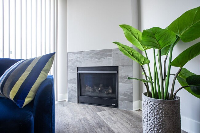 Building Photo - Spruce | Three Bedroom - Exterior Walkout