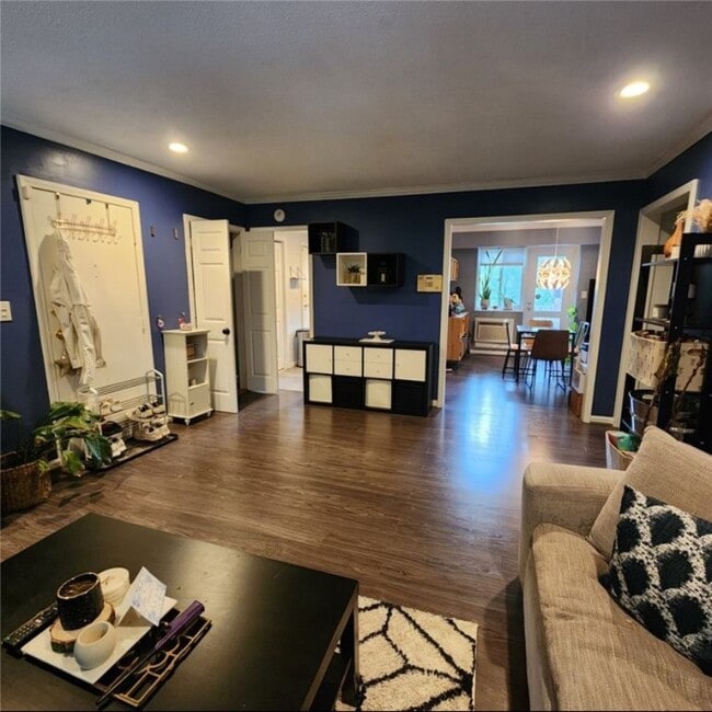 Building Photo - 2450 East Ave