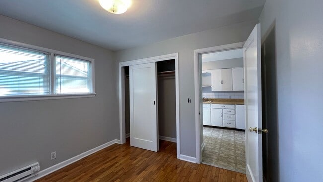 Building Photo - 32143La