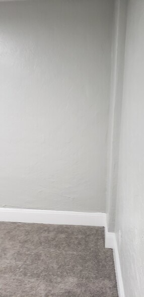 Building Photo - 535 Shelbourne Ave