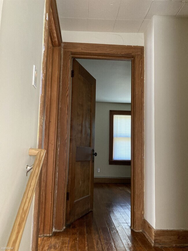 Building Photo - 748 Wheaton Ave