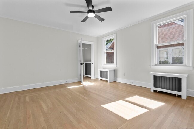 Building Photo - 1070 Whitney Ave