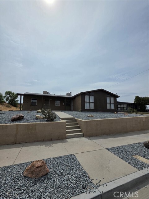 Building Photo - 600 W Buena Vista St