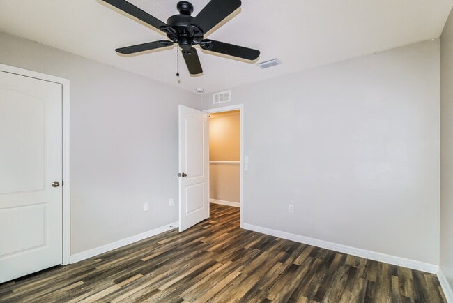 Building Photo - 14489 Finsbury Dr