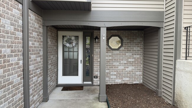 Building Photo - 385 Grissom Ct