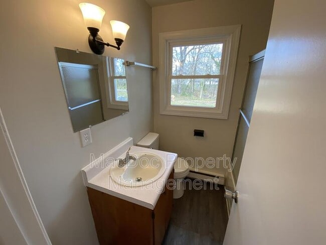 Building Photo - 6037 Rosedale Dr