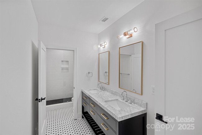 Building Photo - 310 Arlington Ave