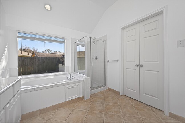 Building Photo - 15619 Winding Valley Dr