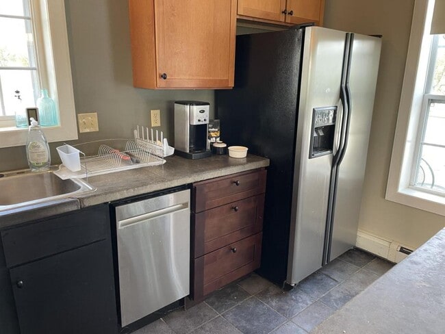 Building Photo - 67 Graham Rd