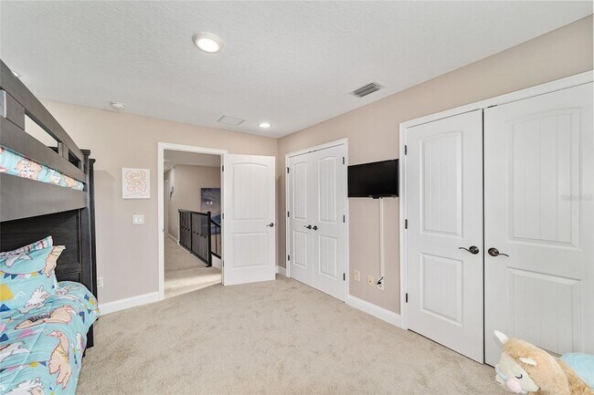 Building Photo - 1706 SW 27th St