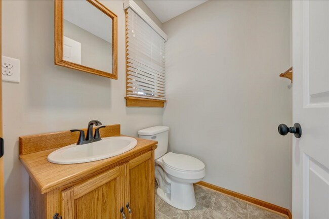 Building Photo - 5184 Orchard Hill Dr
