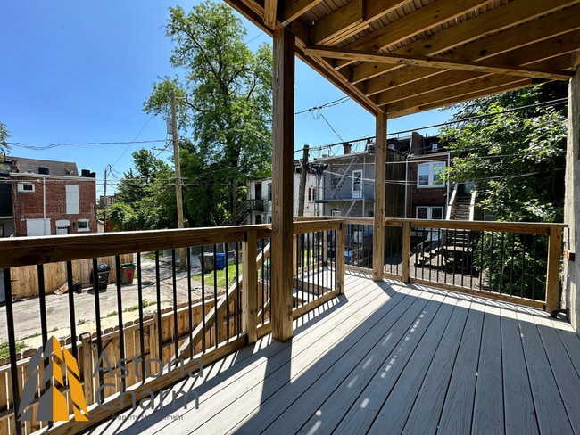 Building Photo - Live in Comfort: Spacious 3 Bedroom 2 Bath...