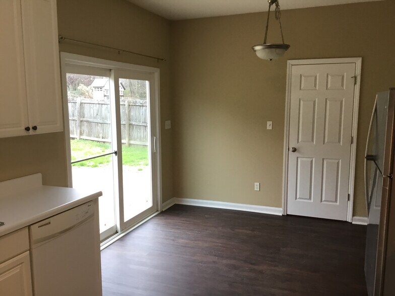 Building Photo - 204 Ber Creek Dr