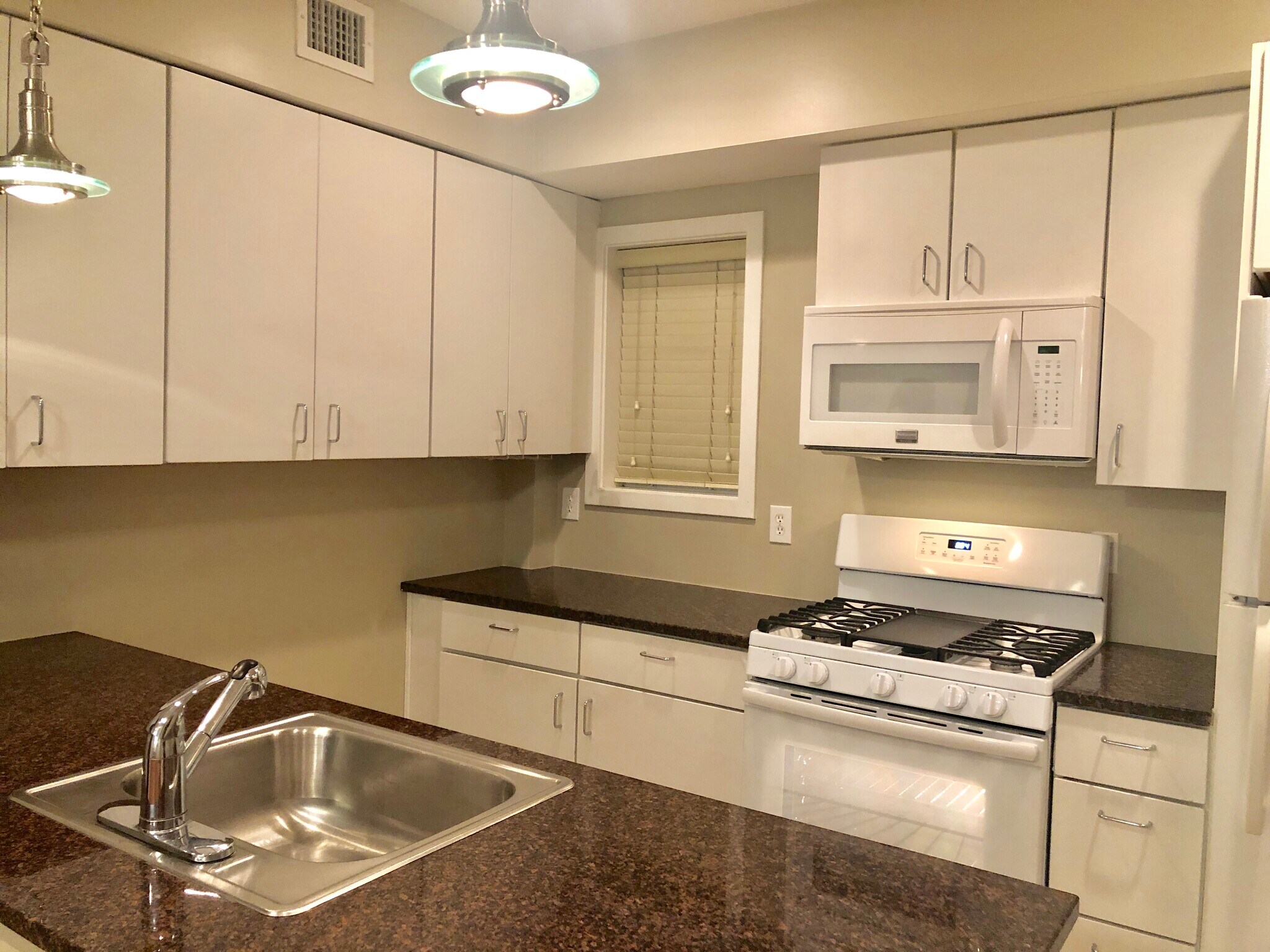 Kraft maid cabinets - 1425 5th St NW