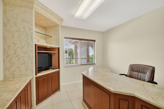 Building Photo - 12529 Imperial Isle Dr