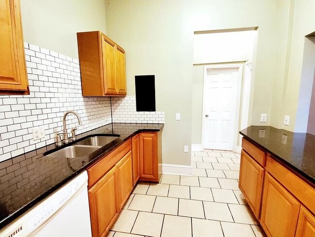 Building Photo - 1841 Ohio Ave