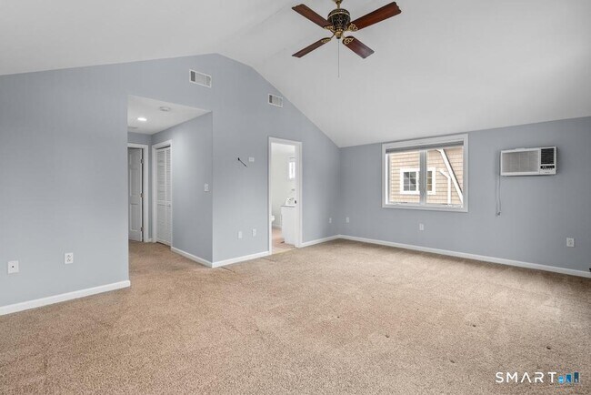 Building Photo - 83 Meadowbrook Rd