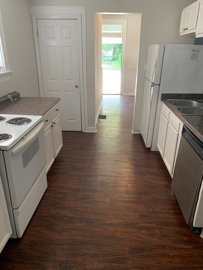 Building Photo - 536A Euclid Ave – Available Fall 2026