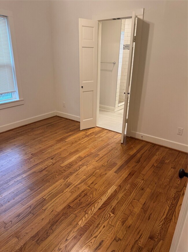 Building Photo - 2715 Cochran St