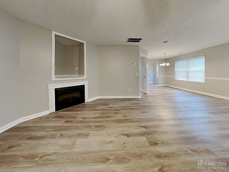 Building Photo - 10931 Cimmaron Ct