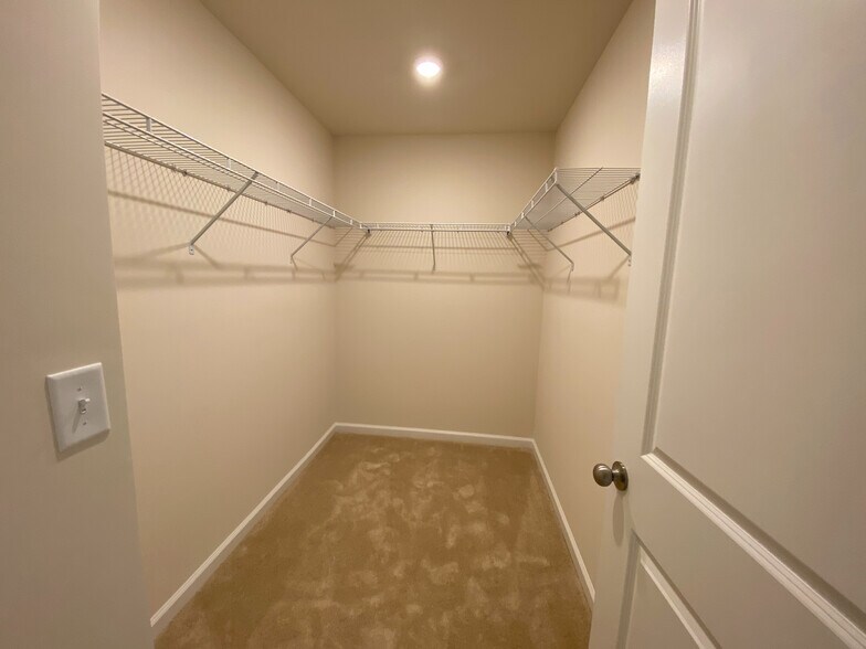 Building Photo - Room in Townhome on Whitesell Way