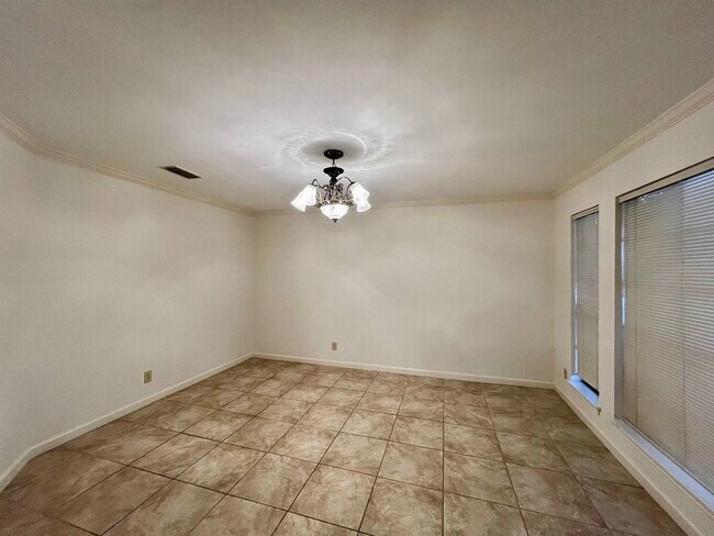 Building Photo - 601 St James Dr