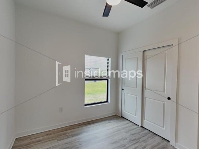 Building Photo - 212 Ichabod Ave