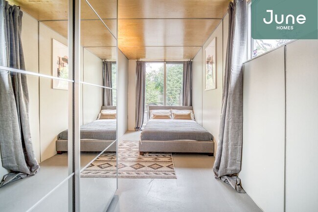 Primary Photo - ROOM ONLY in 6-bed/6.0-bath Home
