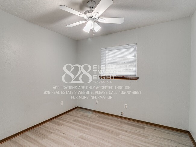 Building Photo - *COMING MAY 2026* Charming 3 Bed/1.5 Bath Single Family Home in West Norman