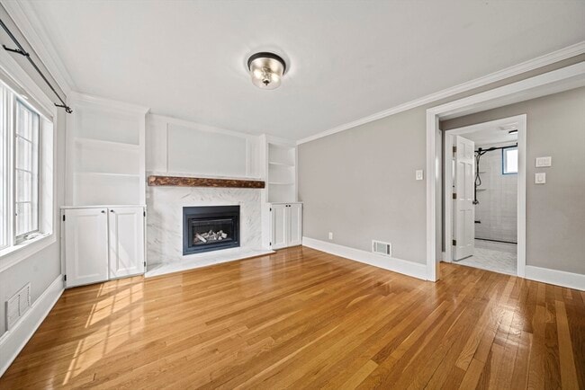 Building Photo - 28 Hillside Ave