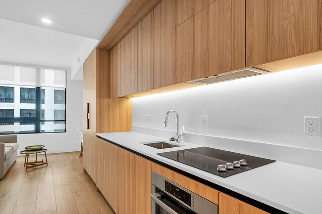 Building Photo - 225 N Miami Ave