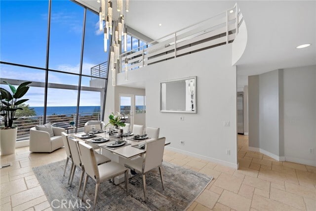 Building Photo - 1670 Del Mar Ave